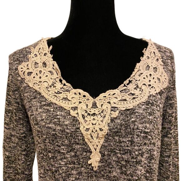 Charming Charlie Lightweight Gray Knit Crochet Collar Size M - Picture 2 of 11